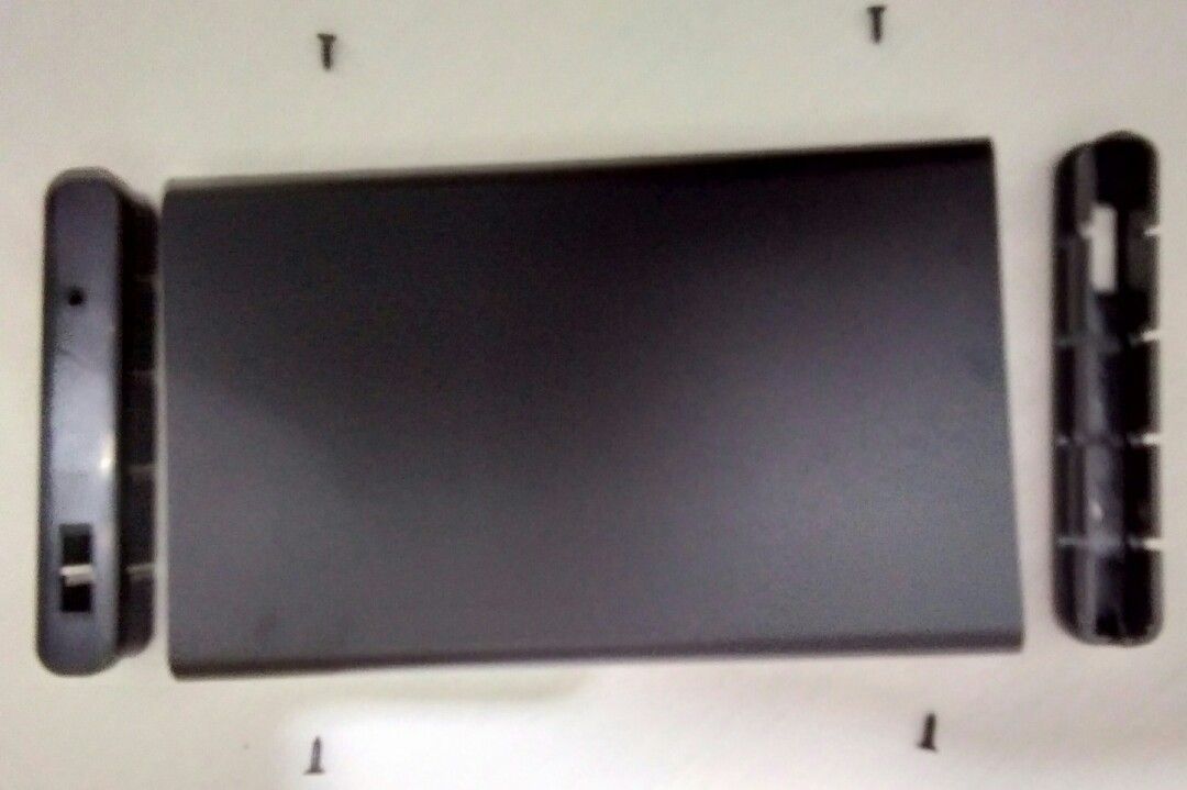 2.5 HDD Metal Enclosure (Category: Hard Disks & Thumbdrives) located in Manila. Submitted by noelf.ortiz (Listing ID 1255323056, Image 2). Description: Enclosure for 2.5 HDD, casing only no electronics, made from aluminium except end covers are made of plastic P75.00 / each 3 items left, buy all 3 for P199.00.