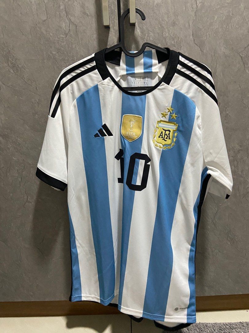 Argentina Home Authentic Kit #10 Lionel Messi (BNWT), Men's Fashion,  Activewear on Carousell