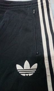 Adidas bunga treksuit