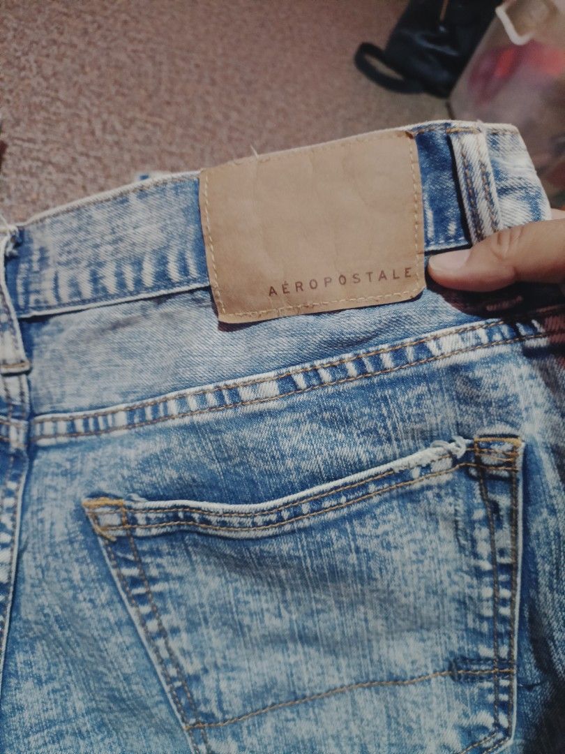 Aeropostale straight cut jeans (Category: Jeans) located in San Pedro. Submitted by shachaaa (Listing ID 1255341742, Image 2). Description: acid light washed denim.pls see pictures.straight cut.pde for men and women kasi straight cut.32 ung nasa band pro 33 waist ko.39 inches ung lenght..