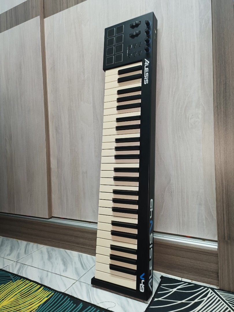 ALESIS V49 KEYBOARD (Free stand + Cables included), Hobbies & Toys