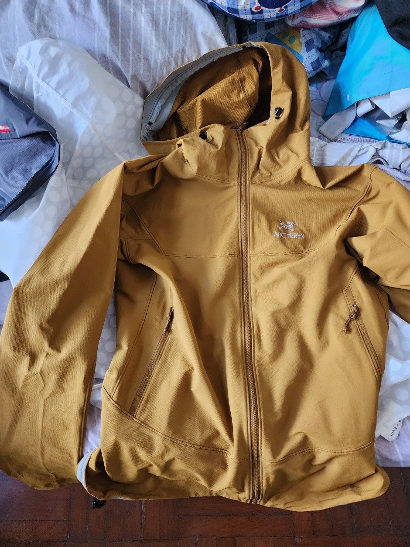 Arcteryx Gamma LT - L size,罕有Yukon色, 男裝, 運動服裝- Carousell