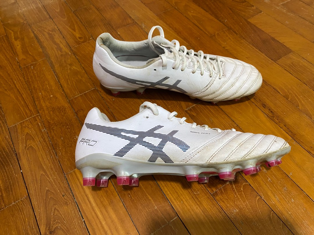 Asics top soccer cleats