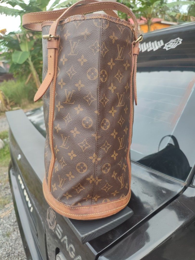 Authentic Louis Vuitton monogram bucket gm size Luxury Bags