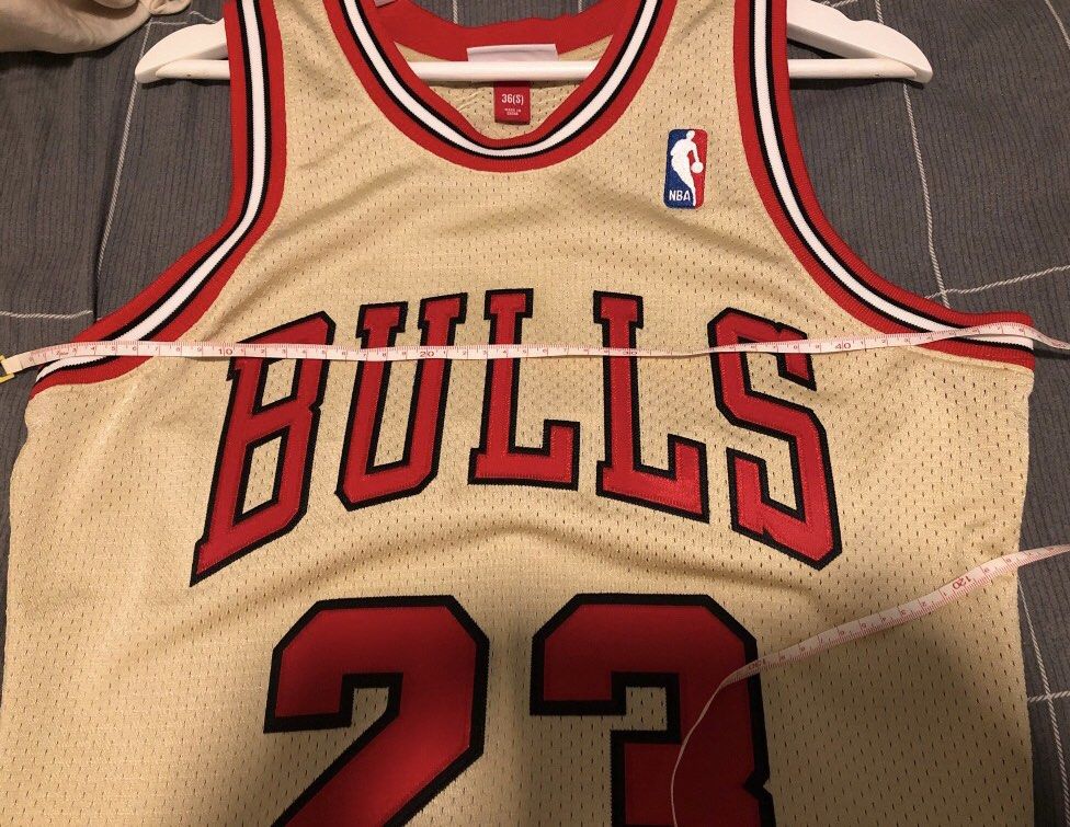 Michael Jordan Chicago Bulls Mitchell & Ness 1995/96 Hardwood Classics  Premium Gold Jersey - Gold