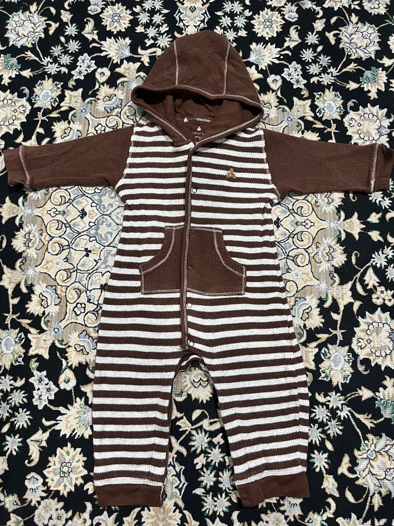 Baby 2024 gap sleepsuit