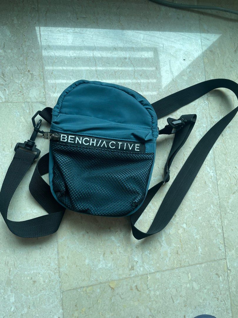 Bench sling bag for men 2025