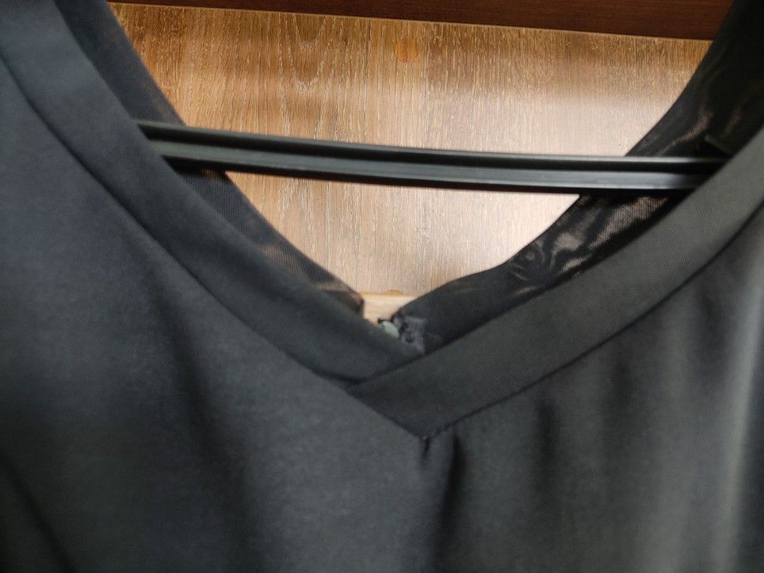 Black dress with deals hole in the middle