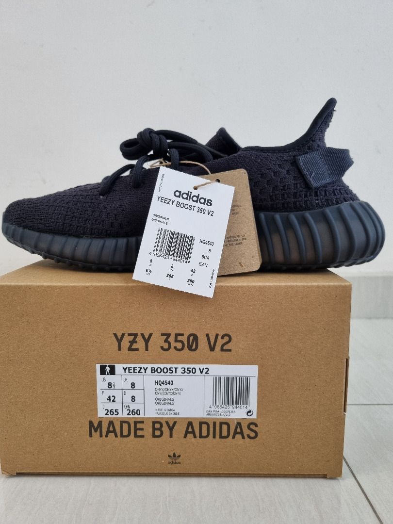 BNIB UK8 Adidas YZY 350 V2