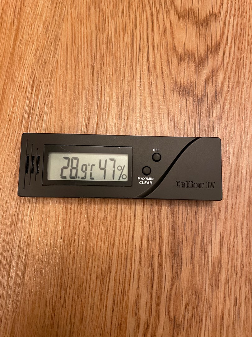 caliber IV 4 hygrometer, Photography, Photography Accessories, Dry Boxes & on Carousell