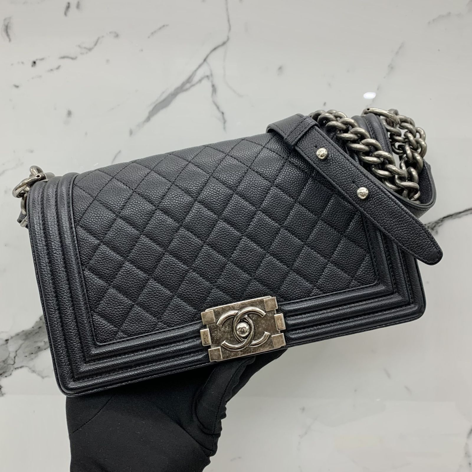 Chanel 23P Black Medium Hobo bag in Caviar, Luxury, Bags & Wallets on  Carousell