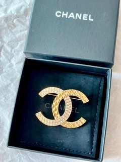 CHANEL Quilted CC Brooch Crystal Embellished Metal