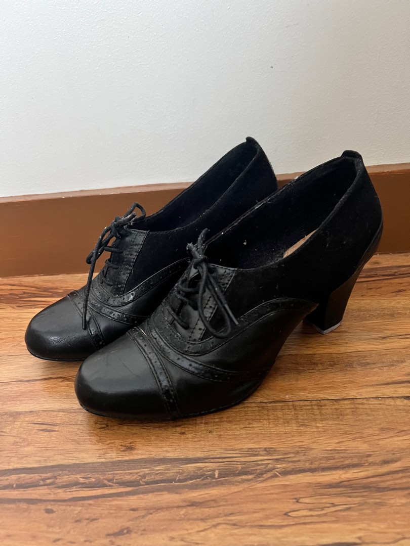 clarks black boots