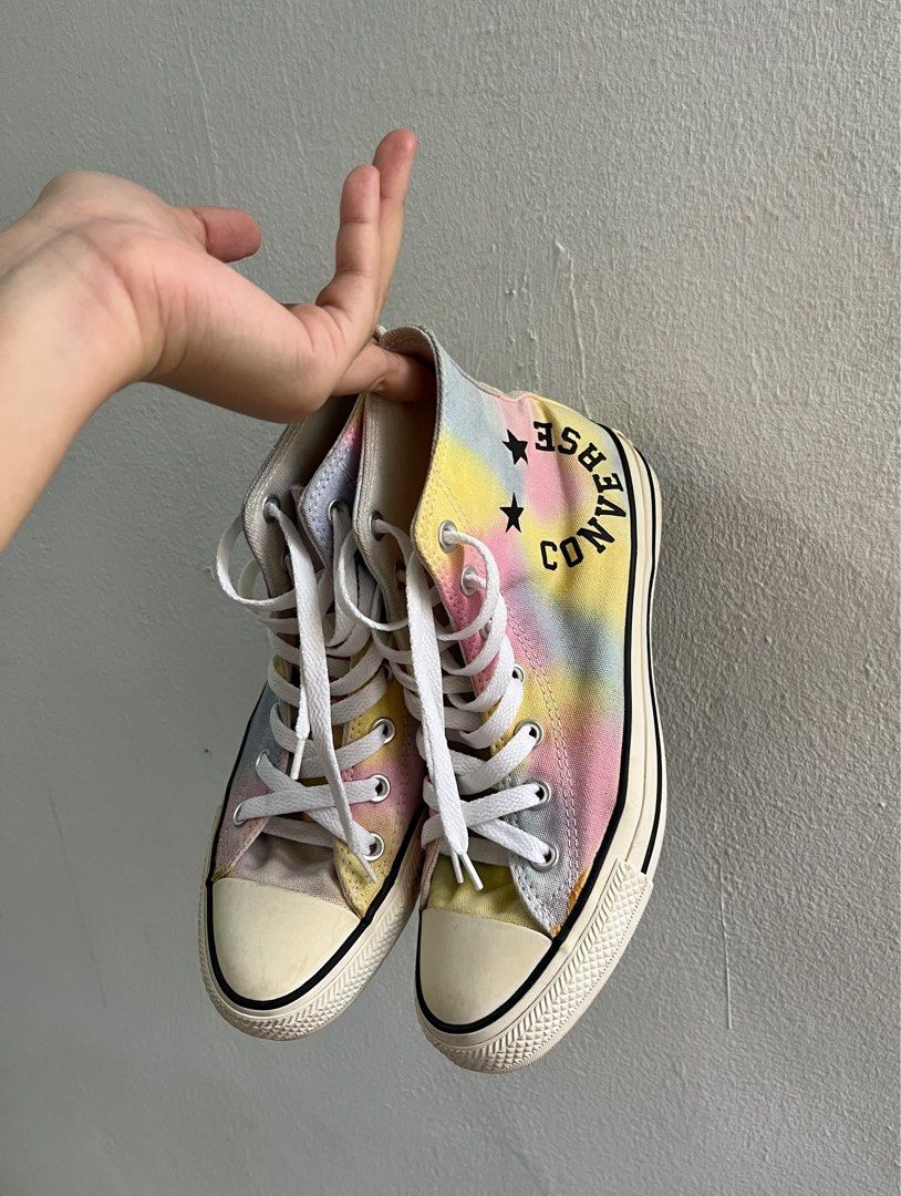 Pastel tie deals dye converse