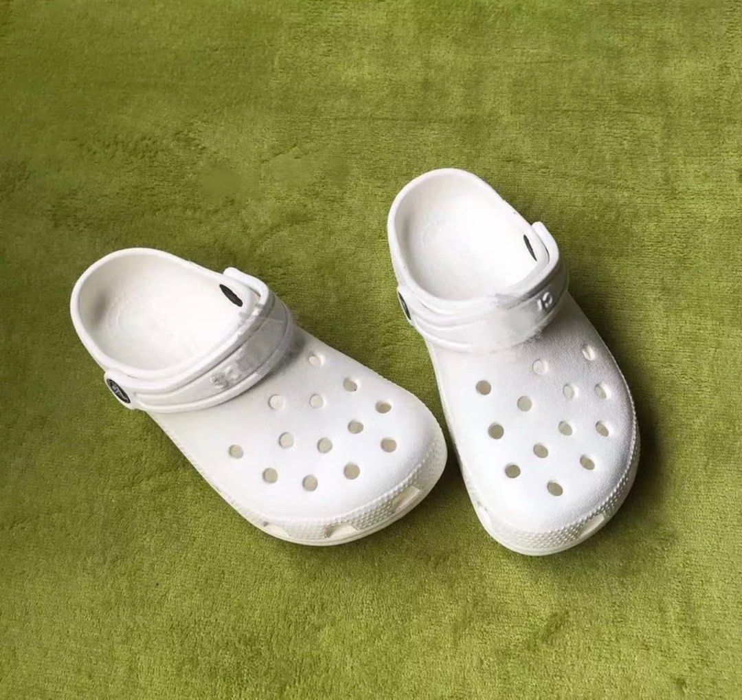 White crocs classic shop