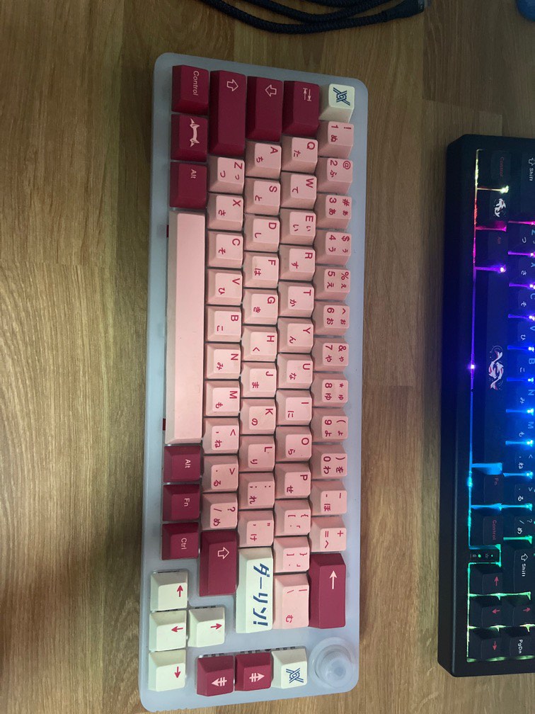 Custom keyboard (but the arrows key doesnt work), Computers & Tech