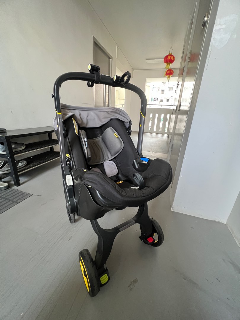 Doona Plus Grey (Expiry Dec 2025), Babies & Kids, Going Out, Strollers on Carousell