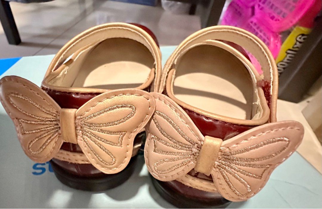 Girl sales red sandals