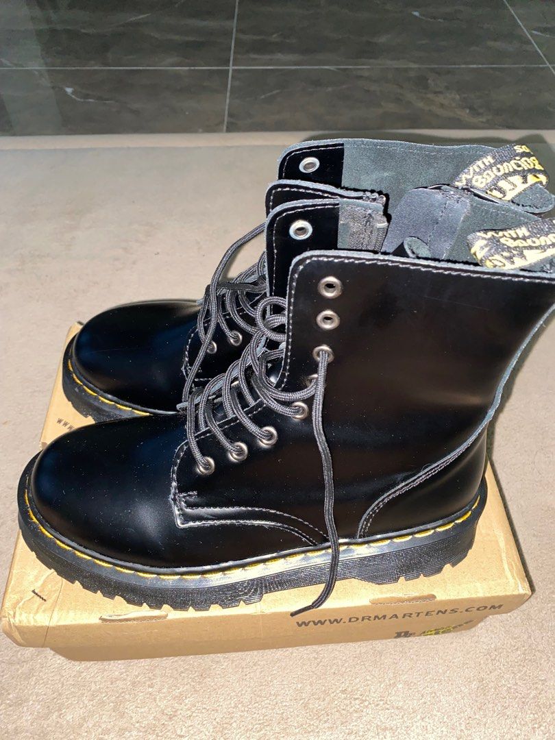 Dr martens boots Men s Fashion Footwear Boots on Carousell