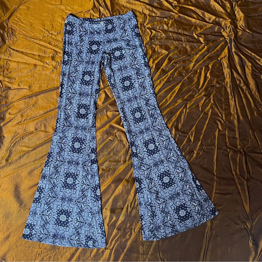 Blue paisley leggings hotsell