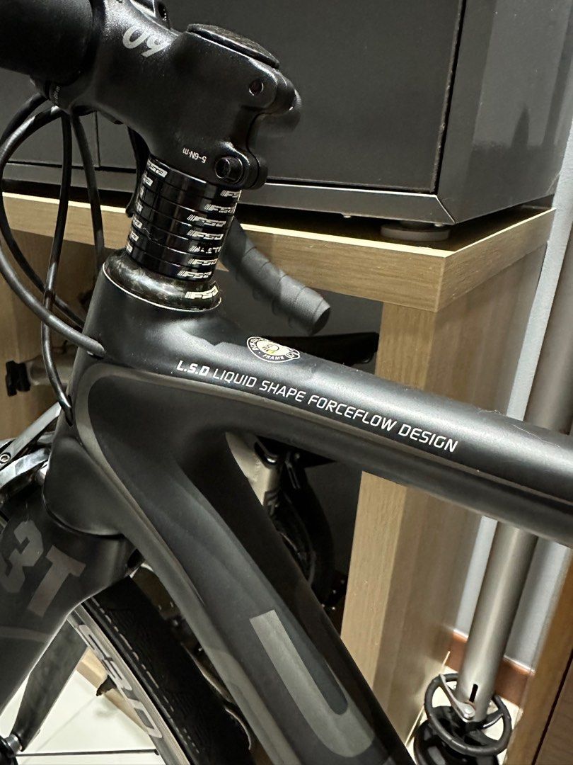 Focus Pro 3T full carbon road bike Sports Equipment Bicycles