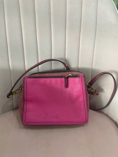 (Category: ) located in . Submitted by zamclearwardrobe (Listing ID 1255210944, Image 1). Description: .