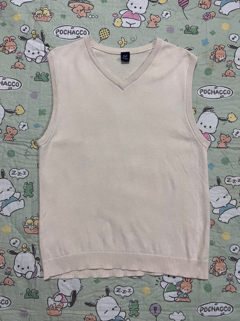 Gap top sleeveless sweater