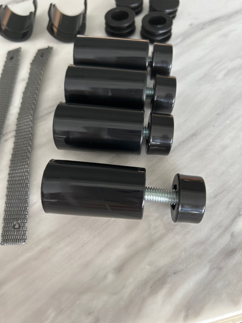 Height adjuster for shelves / racks (for the legs / base), Furniture