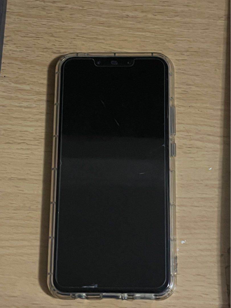 Huawei Nova 3i (Category: Huawei) located in Quezon City. Submitted by velleshop (Listing ID 1255321928, Image 2). Description: Selling Huawei Nova 3i phone with free phone case. Newly bought in Huawei Store in SM Annex during 2019. Good as new, with tempered glass..
