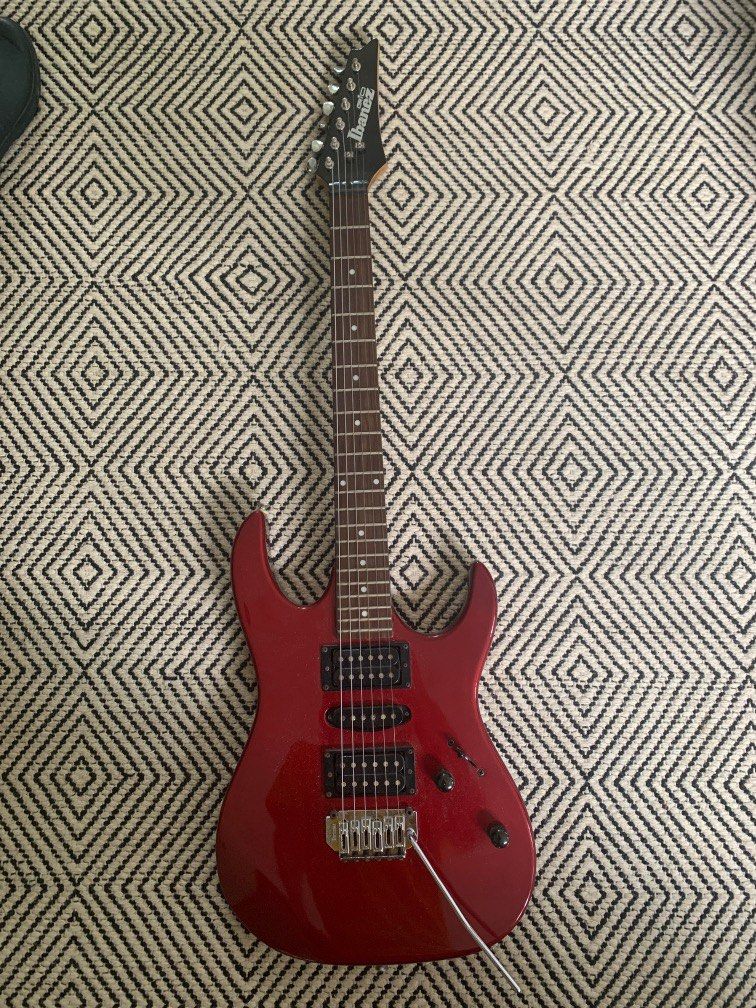 Ibanez electric guitar with sales whammy bar