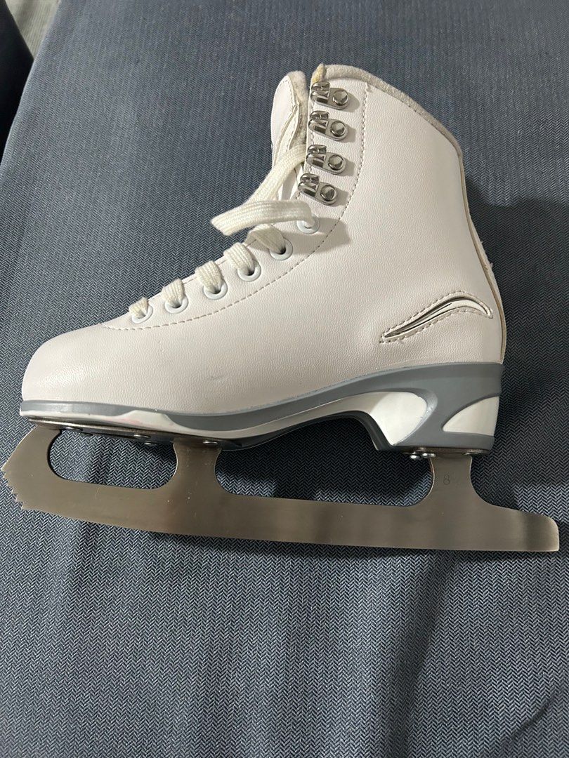 Jackson 450 finesse size 2 (Category: Other Sports Equipment and Supplies) located in San Jose del Monte. Submitted by devski (Listing ID 1255391831, Image 2). Description: Used around 15 times slight discoloration, not sure if matatanggal pa di pa natry linisin Bought brandnew Size 2, will fit eu 30-33 (estimate only) Sjdm bulacan location Can be shipped via lalamove or grab.