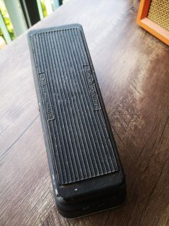 Jim Dunlop Original Crybaby wah pedal