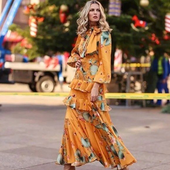 H&m scarf print dress clearance