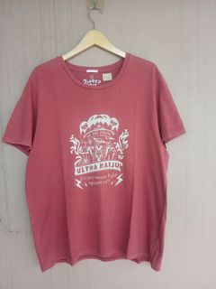 KAOS UNIQLO X ULTRA MAN ULTRA KAIJU