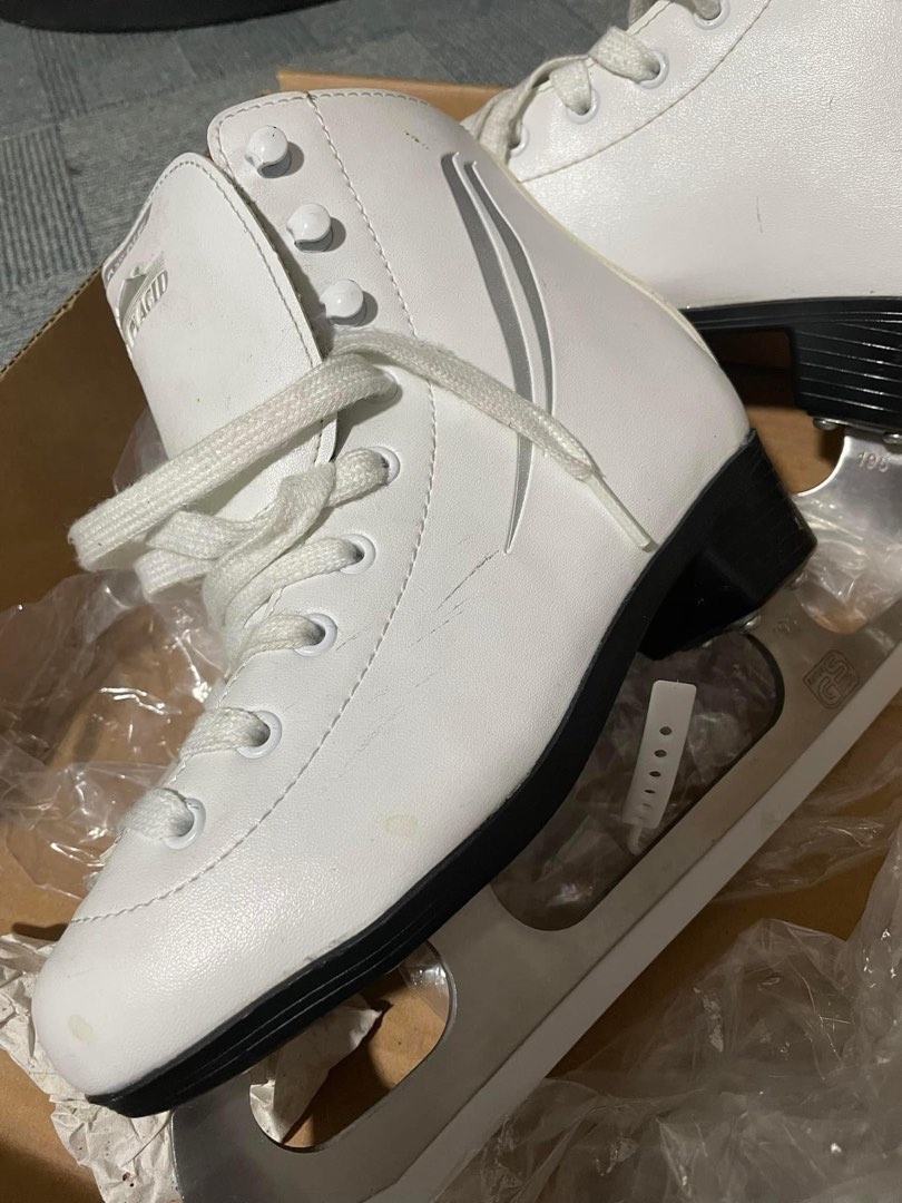 Lake placid ice skates shoes, Sports Equipment, Other Sports Equipment