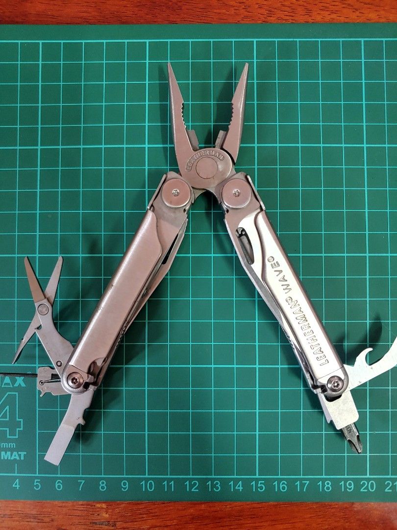 Leatherman Wave, Sports Equipment, Hiking & Camping on Carousell