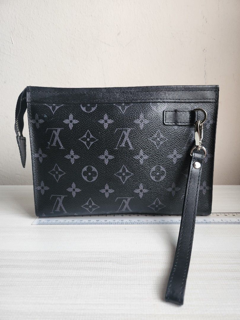 LV coated Canvas clutch Men s Fashion Bags Belt bags Clutches