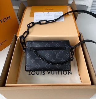 Louis Vuitton Taurillon Leather Black M55700 Men's Soft Trunk