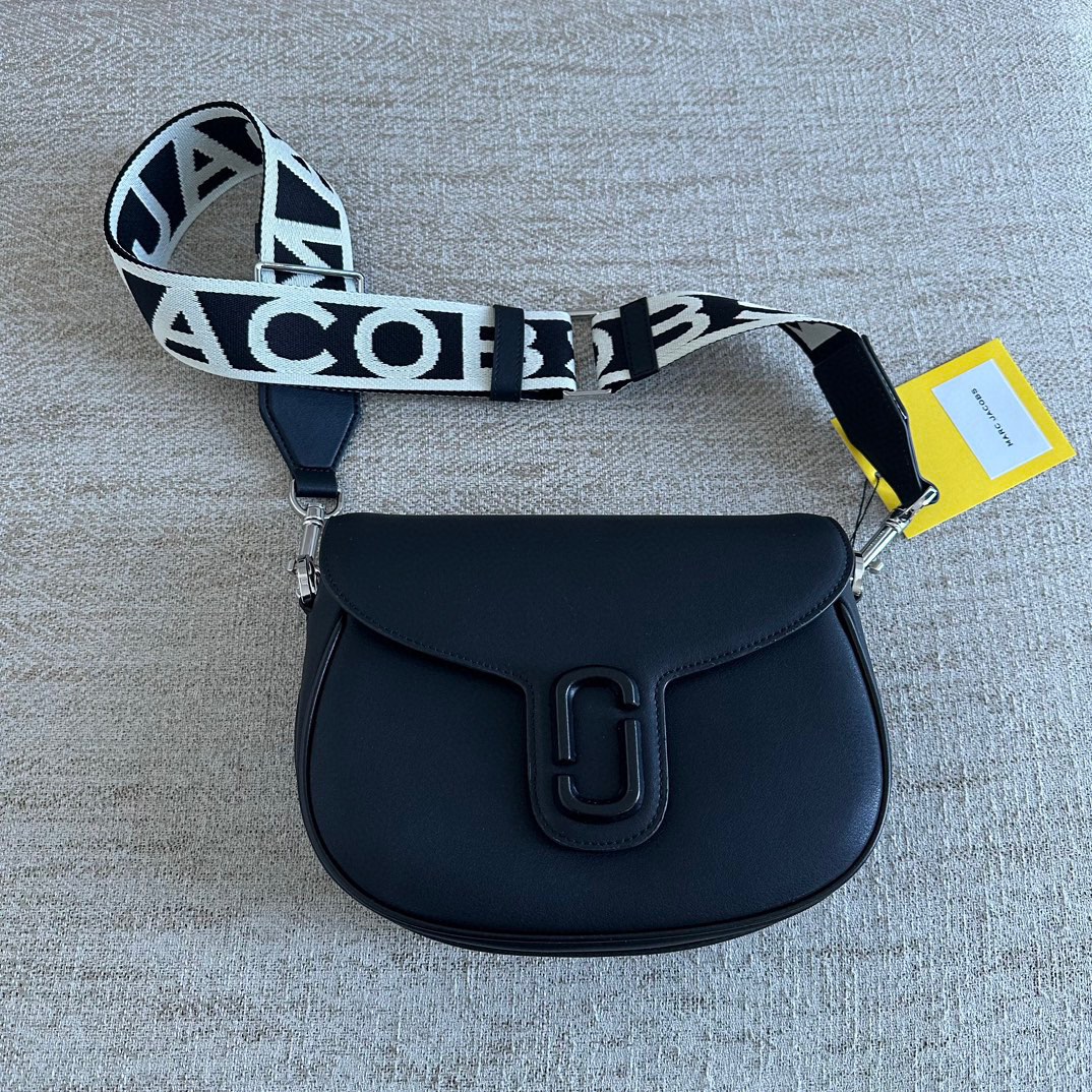 Marc jacobs messenger best sale bag