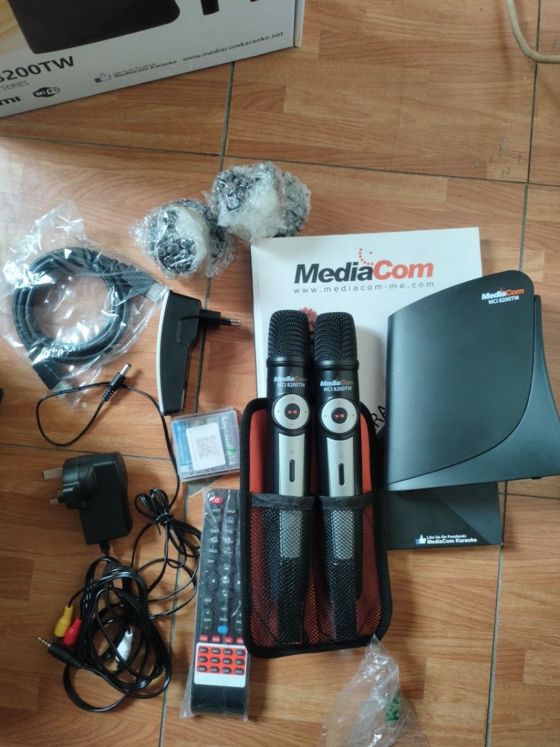 Mediacom karaoke (Category: Microphones) located in Manila. Submitted by nick.auto (Listing ID 1255265746, Image 3). Description: Looks brand new, dalawang beses lang nagamit. rfs: need cash.