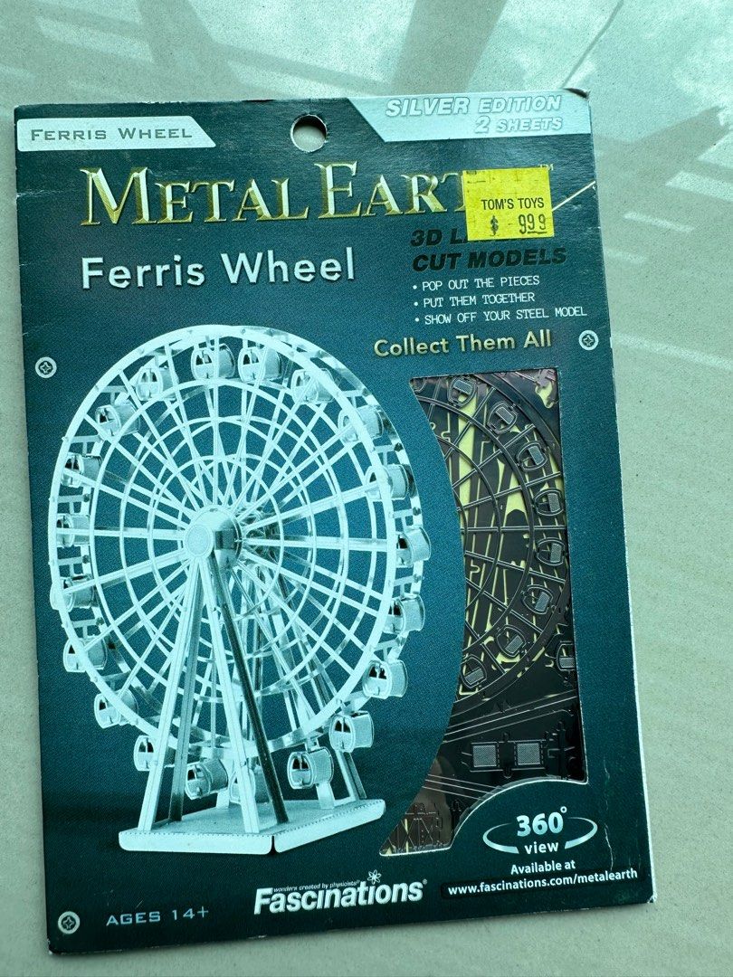 Metal Earth Ferris Wheel and de Havilland Tiger Moth, Hobbies & Toys