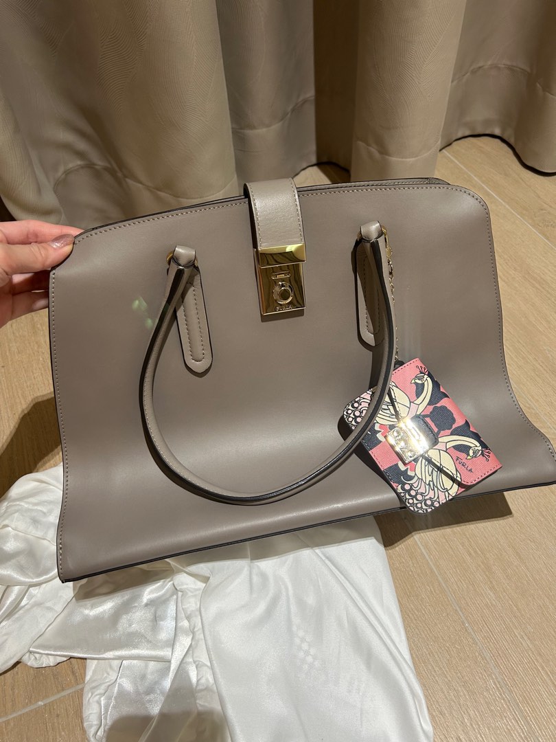 Furla milano tote hotsell