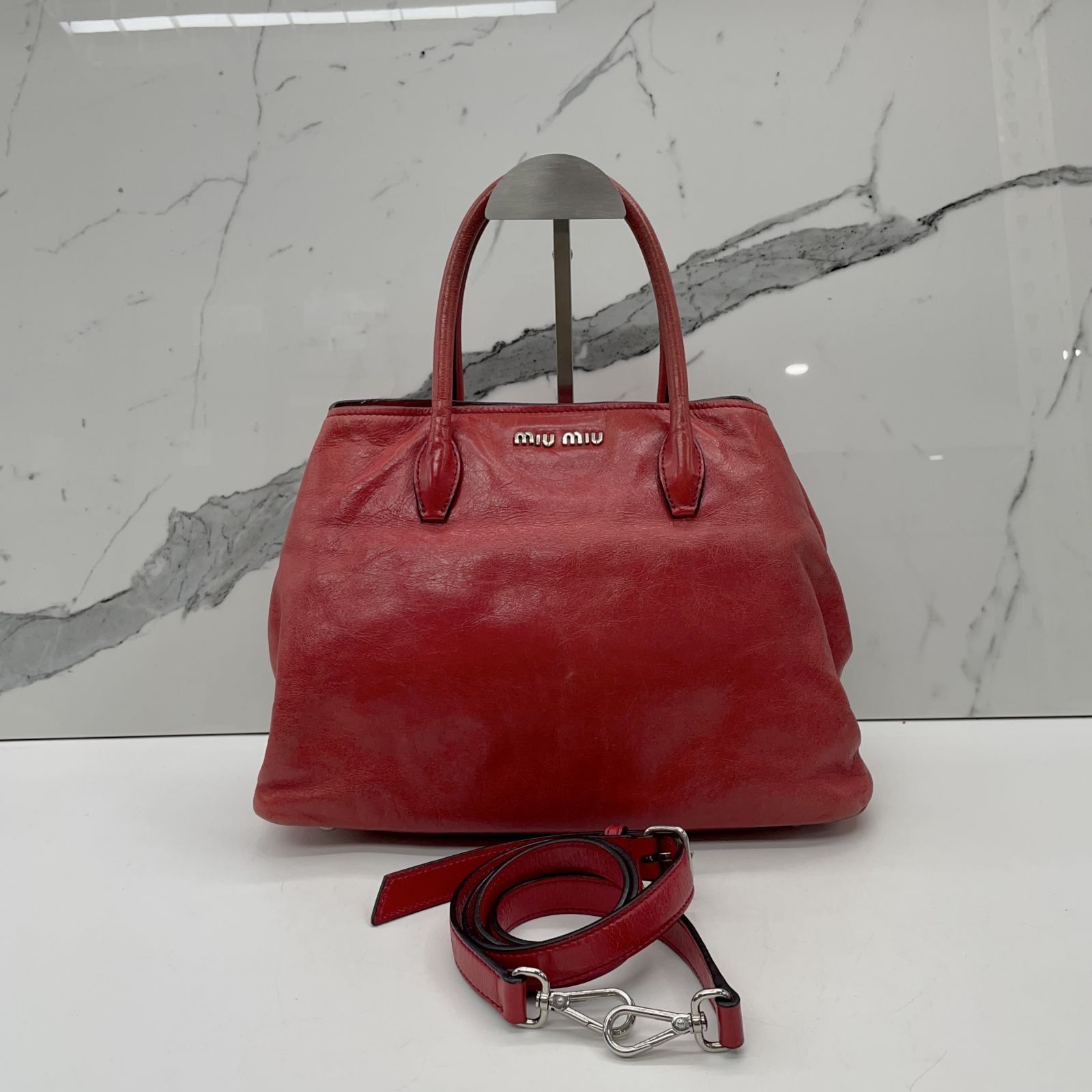 miu miu hand bag vitello shine red 2way