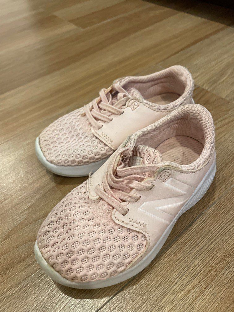 New balance light pink shoes