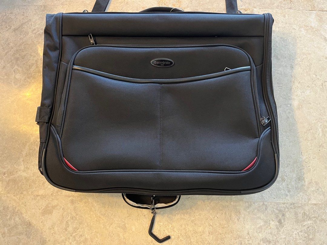 New Samsonite Garment / Suit Luggage Bag Large, Hobbies & Toys