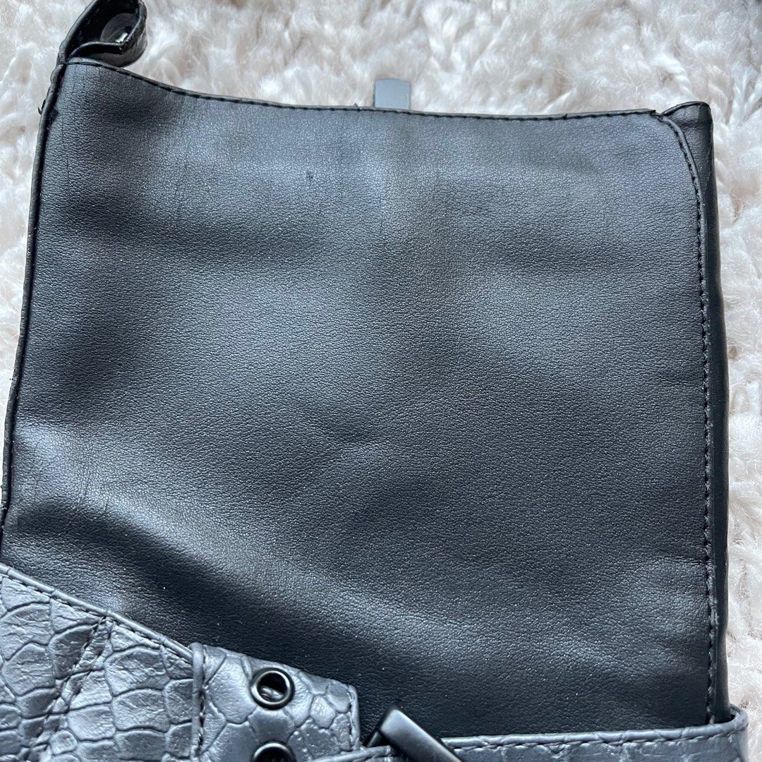 NEW with DEFECTS charles & keith black calf length high heel boots, Women's Fashion, Footwear