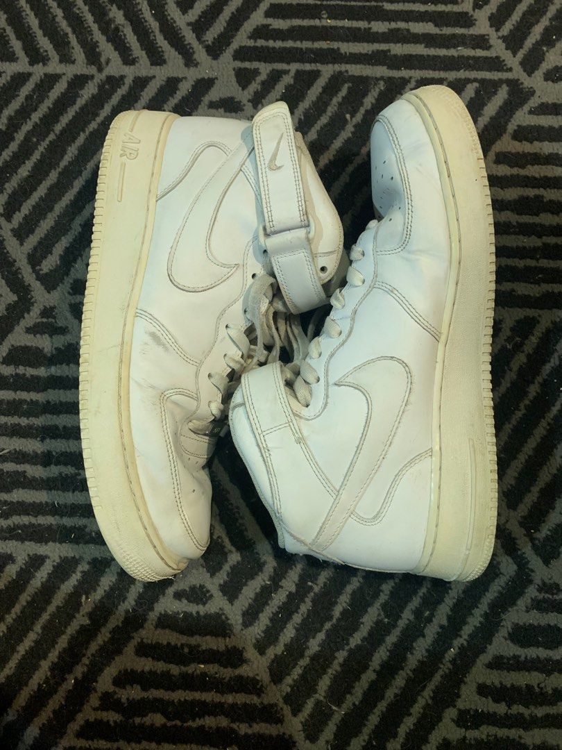 White mid store air force 1
