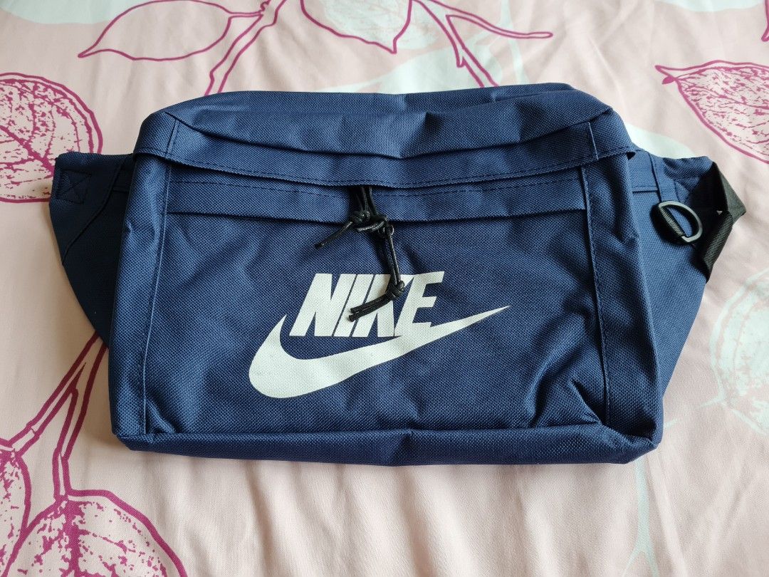 mens nike pouch