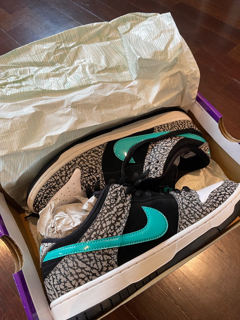 sb dunk low pro atmos