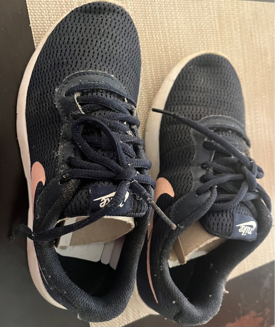 Nike tanjun 35.5 best sale
